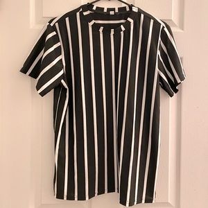 Romwe Men’s Vertical Stripped Tee